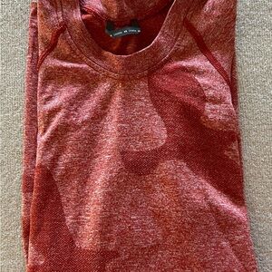Oiselle Maroon Heathered Crew Neck Top, Brick 🧱 color, women sporty top.